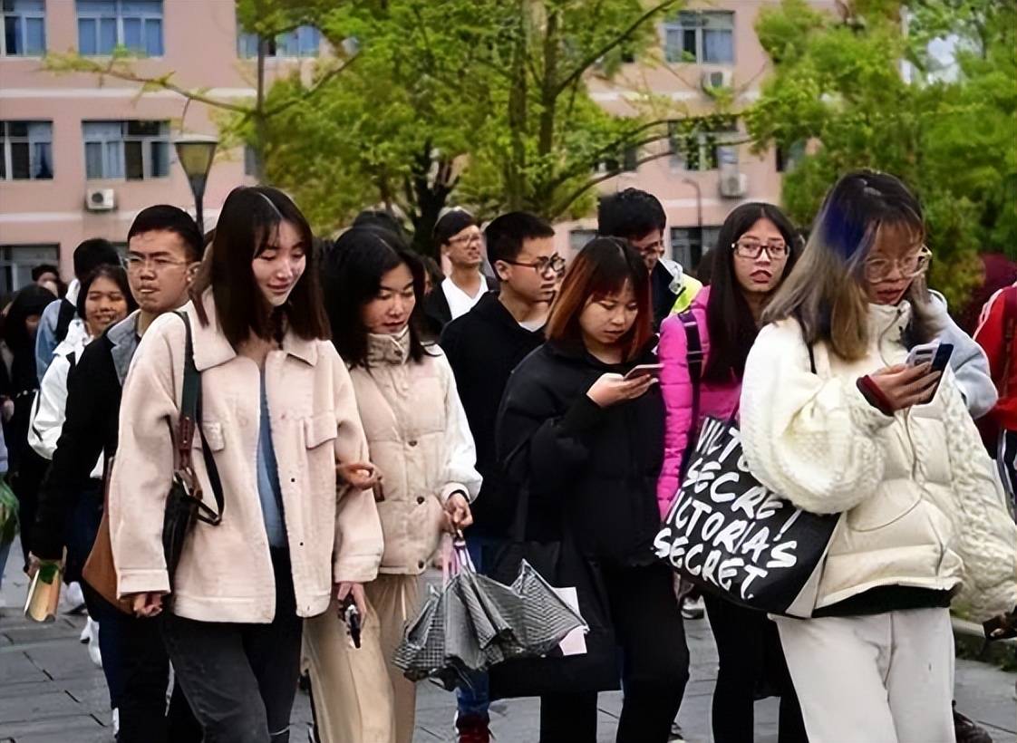 书香文化全民阅读数智产业图书《现代阅读》期刊：发表论文投征稿
