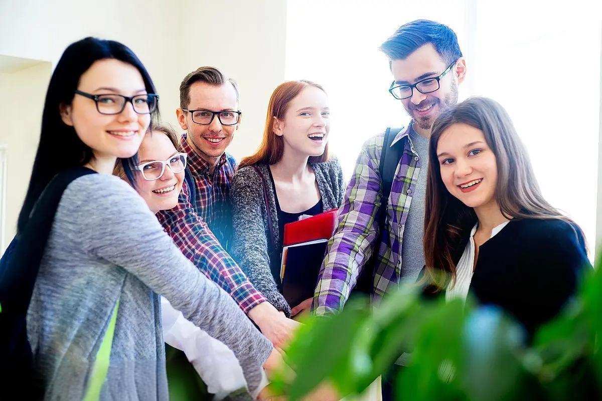 财会论文发表投稿揭秘：评中高级会计师职称晋升的期刊优选、审稿流程及费用指南