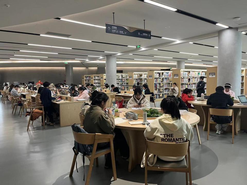 中高工职称专著教材合著著作出版指南：主编副主编挂名出书办理全攻略